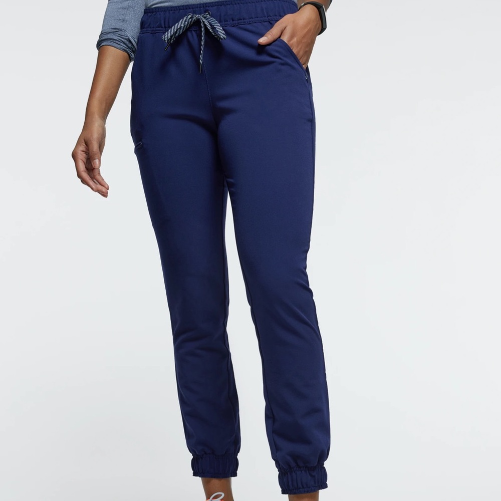 Jaanuu Women's Essential 5-Pocket Jogger Small Regular Scrub Pants